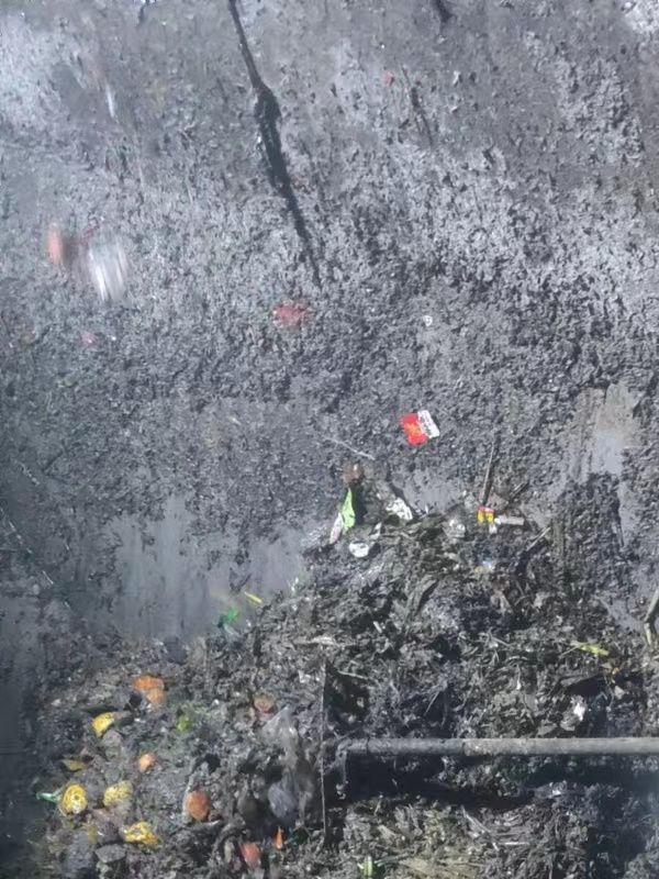 营根镇污水池清理