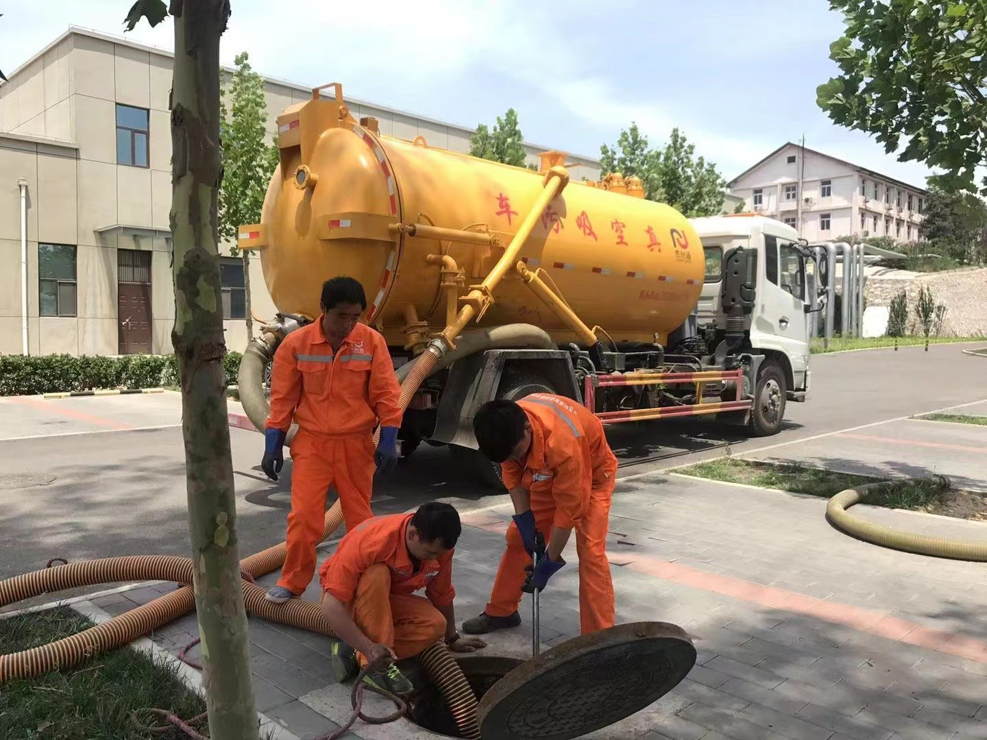 营根镇化粪池清理与5-8吨吸粪车施工效率分析